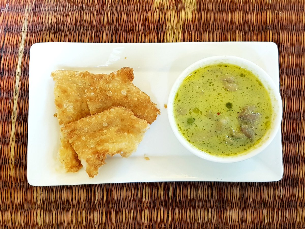 russellofearth's tweet photo. Spent this morning sampling a variety of Thai foods on a local food tour 😃 And yes, this Thai Green Curry is as hot as it looks 🔥🔥🔥 #RRDAB https://t.co/GcfG5WISb2