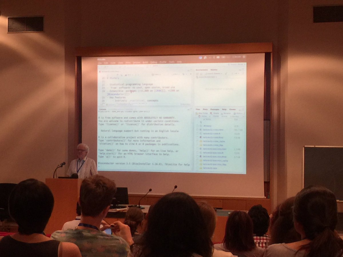 jo_rainer's tweet photo. kicking of #csama2017 : Martin Morgan with an intro on #rstats and @Bioconductor using @rstudio https://t.co/MIkD3GEvc0