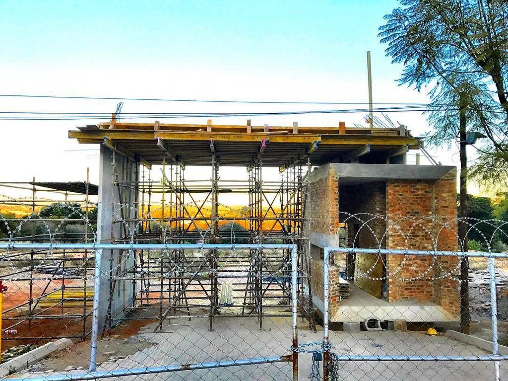 BasePropGroup's tweet photo. 80 ECCLESTON | GUARD HOUSE ENTRANCE | UNDERWAY 
6 VILLAS | PRIVATE CONTEMPORARY ESTATE https://t.co/9Rm3MEtYup https://t.co/3OxPlaMpvS