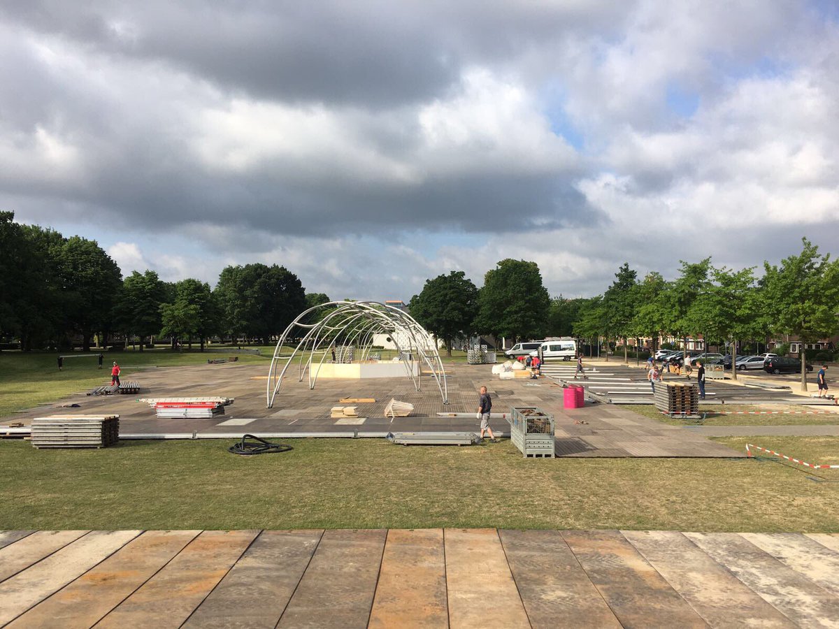 De opbouw is begonnen! Over 4 dagen is het terrein klaar en starten we op donderdag 15 juni met Lekker Venlo 2017! Kom proeven