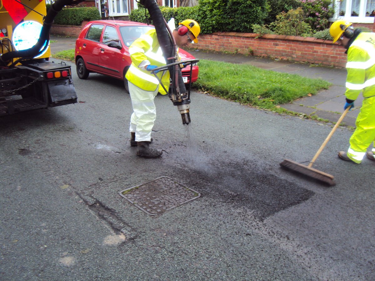 CECHighways's tweet photo. Good morning @CheshireEast, today we're patching in #Pickmere and #Faddiley to maintain and protect our roads #workingforyou https://t.co/y1MY9DkC09