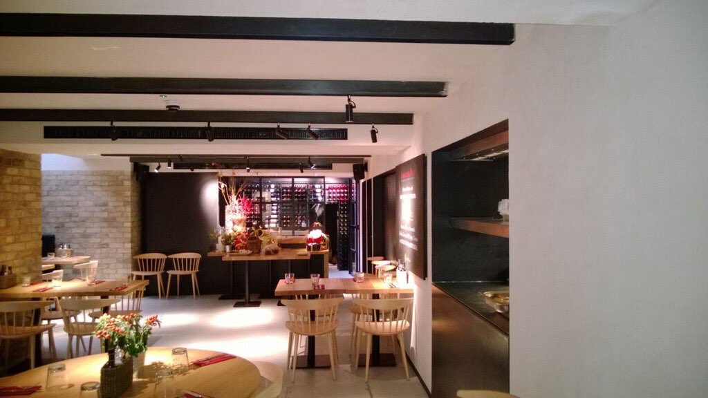 Venetian Interiors tweet media