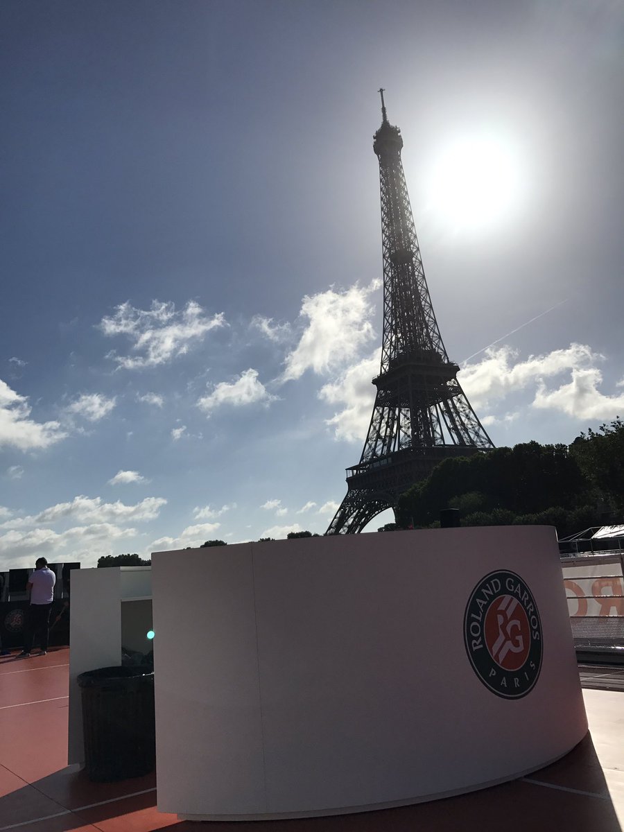 AnthonyBenaim's tweet photo. Allez bisous #rg17 https://t.co/ONUFvy9W2a