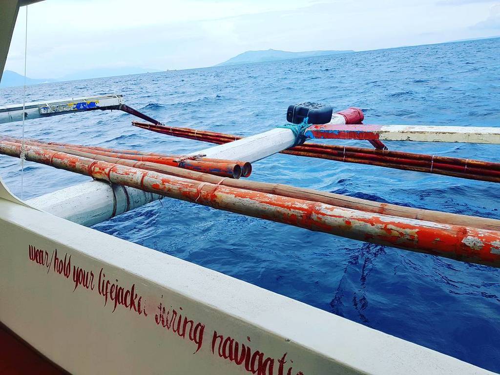 Puerto Galera boat crossing in a bamboo banka literally held  together with scraps of rope &amp; plastic string #phili… ift.tt/2rgX6h2