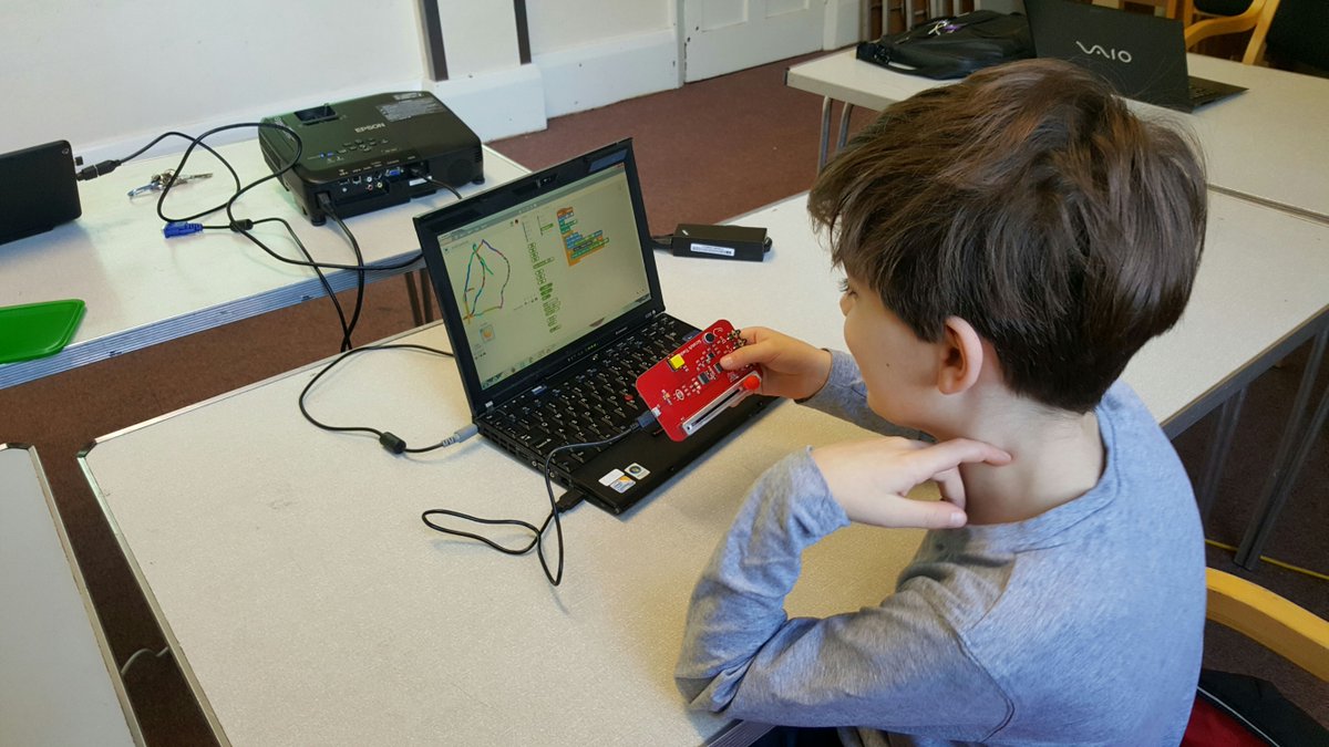 GeekyKidsUK's tweet photo. #Codecamps allow the children to apply their knowledge to coding tasks. Longer 3 hour sessions allow us to create some really cool programs! https://t.co/B7YMcgivUH