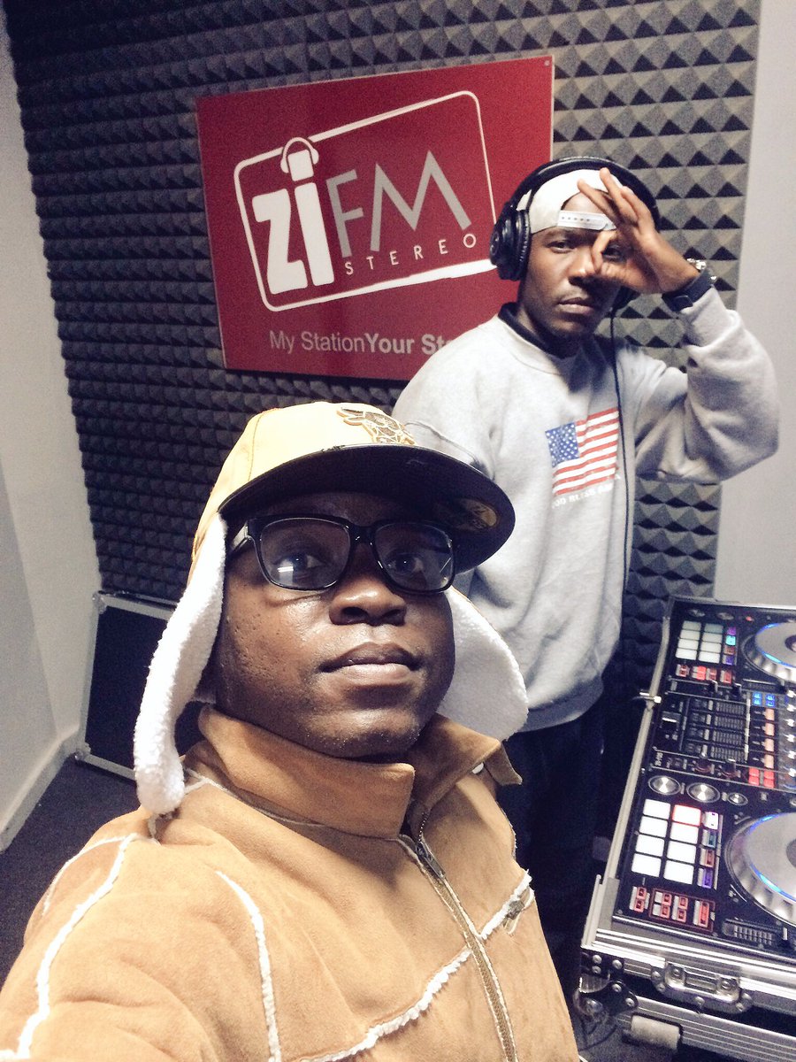 herbydangerous's tweet photo. #AboutLastWeekend #BossEdition on @Club_Zi @ZiFMStereo chilling with @GeniusKadungure @djsmith263 #turnuplife#rockingradio #tuneinandturnup https://t.co/dT7vFbcYpZ
