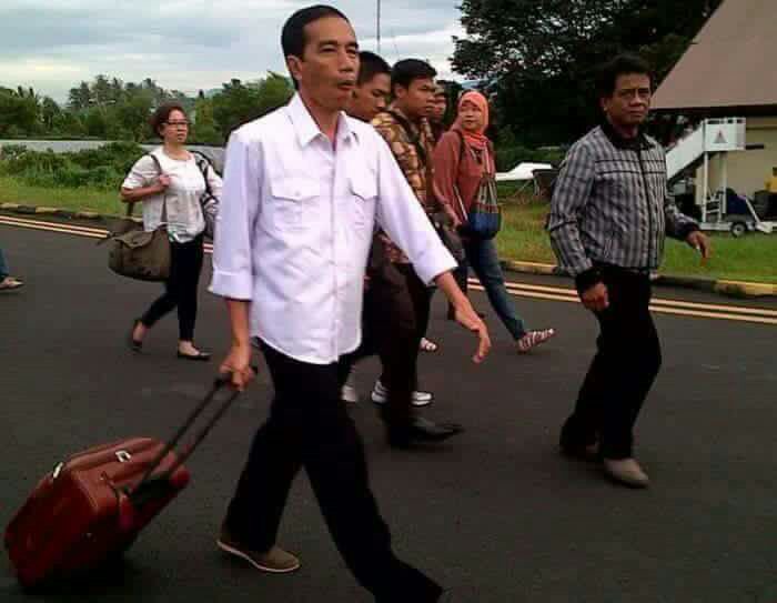 Junaidi_yus's tweet photo. @nongandah @sinyovandlahom "JOKOWI" orang desa sangat sederhana &amp; rendah hati "pemikiran maju kerjanya luar biasa" https://t.co/JRSj1T0R42