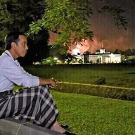 Junaidi_yus's tweet photo. @nongandah @sinyovandlahom "JOKOWI" orang desa sangat sederhana &amp; rendah hati "pemikiran maju kerjanya luar biasa" https://t.co/JRSj1T0R42