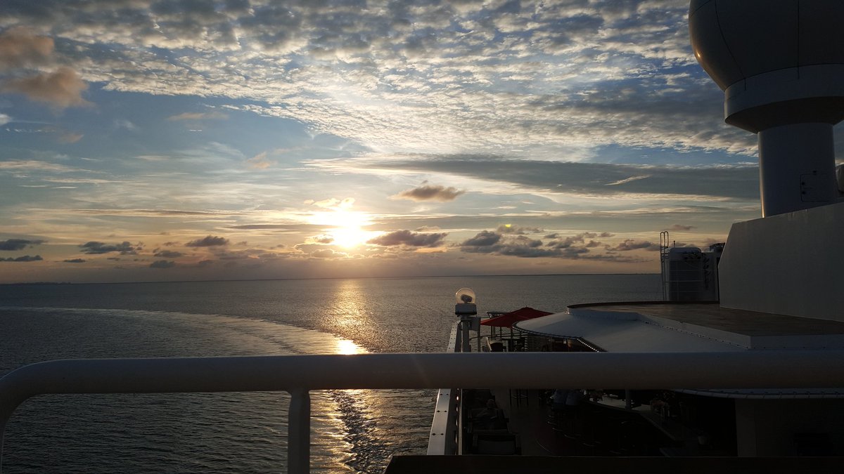 calmdreams's tweet photo. Oh, the places you will go || missing my family cruise to Mexico

@connorfranta || #frantasticmonday https://t.co/qckLkEWuXN