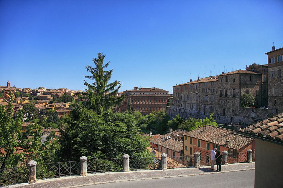 UmbriaTourism's tweet photo. Un viaggio a #Perugia per immagini, per cominciare la settimana!  #BuongiornoUmbria https://t.co/hAHX2h92Ew