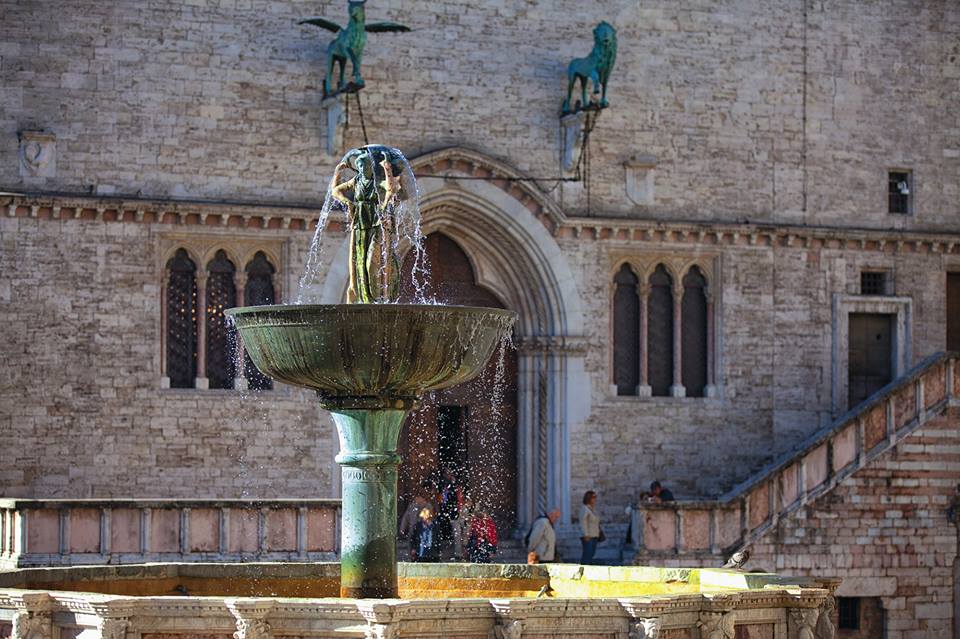 UmbriaTourism's tweet photo. Un viaggio a #Perugia per immagini, per cominciare la settimana!  #BuongiornoUmbria https://t.co/hAHX2h92Ew
