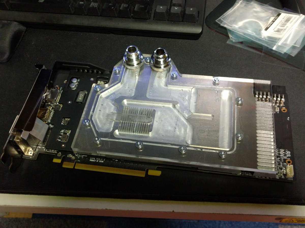 hiro1195j's tweet photo. MSI R9 390X MOD Water Block (full-cover) XD

#MSI #MODPC #CNC #水冷 #時代は切削 #390X #AMD https://t.co/ZdiXLt6xXP