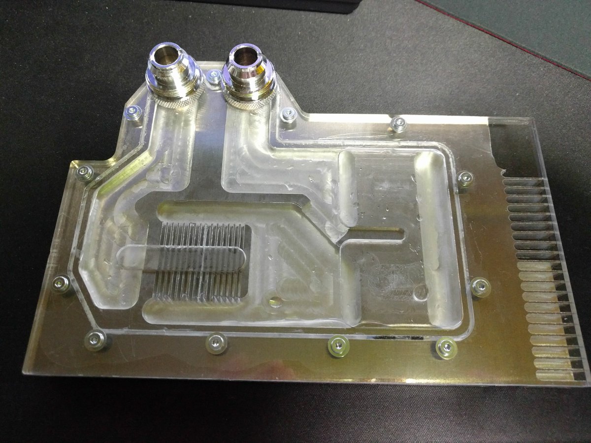 hiro1195j's tweet photo. MSI R9 390X MOD Water Block (full-cover) XD

#MSI #MODPC #CNC #水冷 #時代は切削 #390X #AMD https://t.co/ZdiXLt6xXP