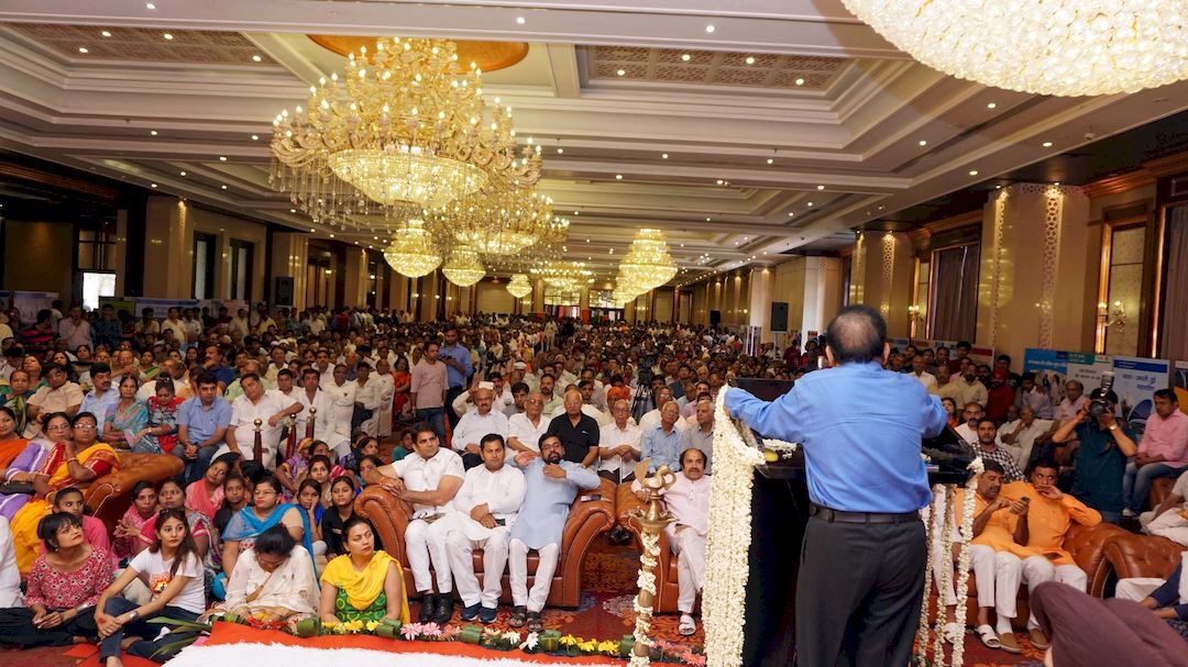 drharshvardhan's tweet photo. Did public meetings in my Parliamentary Constituency Chandni Chowk on the occasion of #3yearsofModigovernment, amidst huge gathering of ppl. https://t.co/p4o9JjmBoN