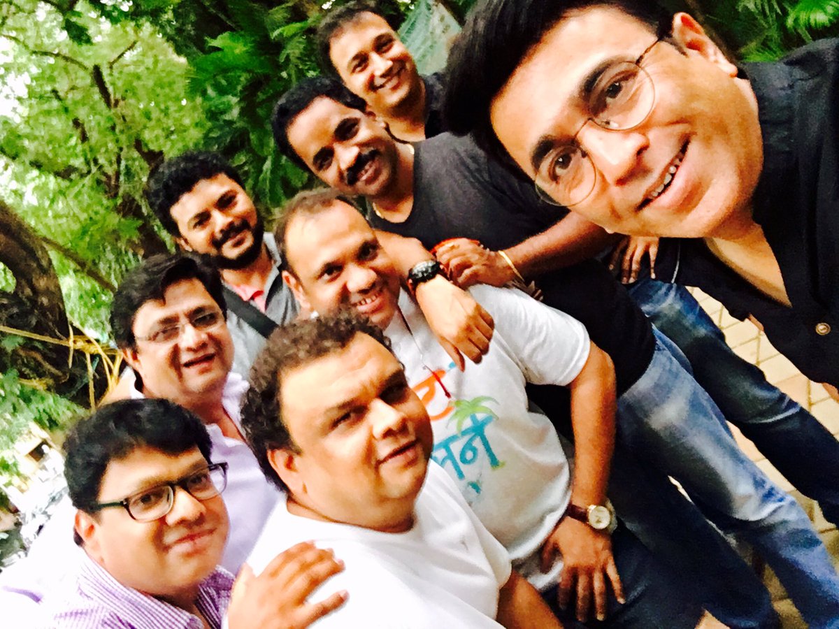 आज १२ जून!
पुलं... तुम्हाला स्मरून एका आनंदयात्रेची सुरवात! <a href="/anandingale/">anandingle</a> <a href="/atulparchure/">atul parchure</a> <a href="/mayurranade/">Mayur Ranade</a> <a href="/ratnakantjagtap/">ratnakant jagtap</a>