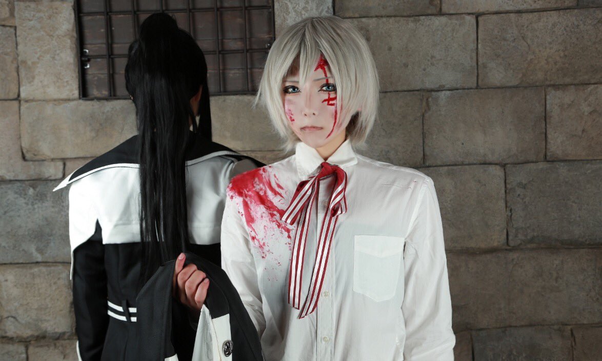 Melo D Gray Man マテールの亡霊 バサッ そのコートはケガ人の枕にするもんじゃねぇんだよ エクソシストが着るものだ 一一犠牲があるから救いがあんだよ新人 犠牲ばかりで勝つ戦争なんて虚しいだけですよ P きゃもん