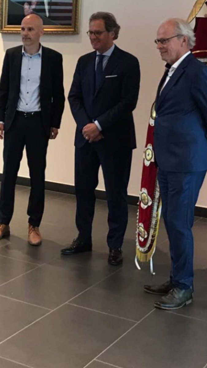 Kersverse Citymarketing Personality of the Year Ton Rombouts op foto met #NCT-vice juryvoorzitter #ErikBraun en #NCT-bestuurslid @ThomD66