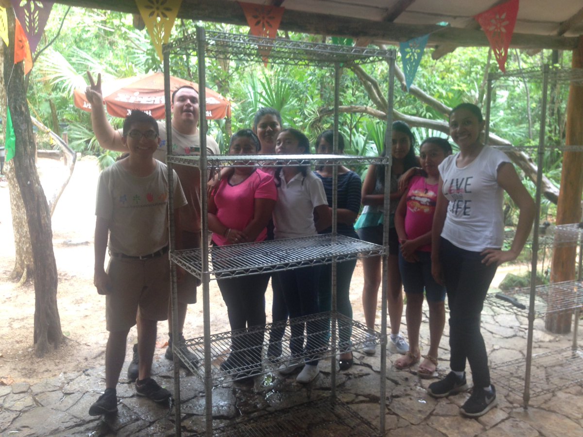 parquelaceiba's tweet photo. Muchísimas gracias a todos los voluntarios por hacer de la #JornadaDeTalacha todo un éxito a pesar de la lluvia ☔️ @Cetmar36 @Dreams_Tulum https://t.co/DuI0dCFI37