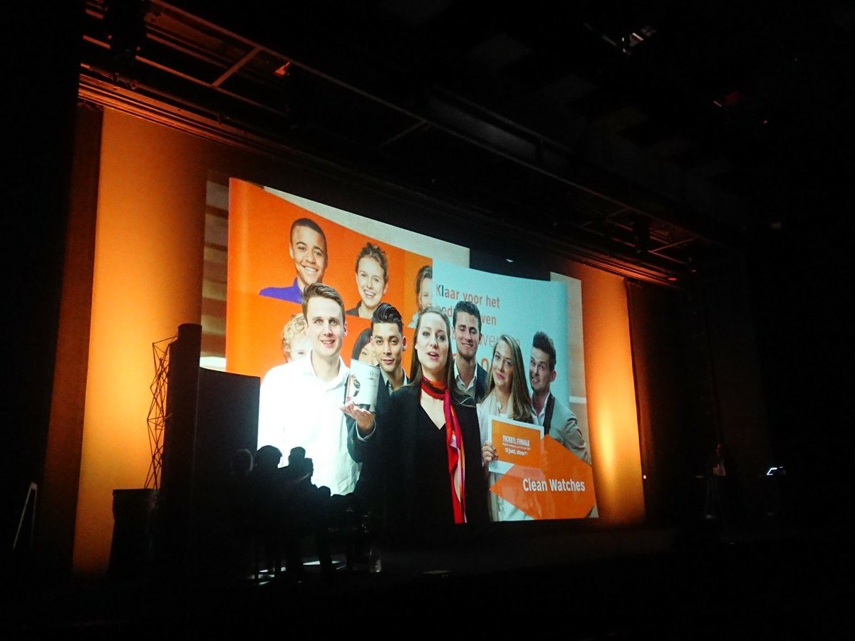 Jong_Ondernemen's tweet photo. We vervolgen het programma met de pitch van Clean Watches van @Fontys. https://t.co/b27Ftg2iWY