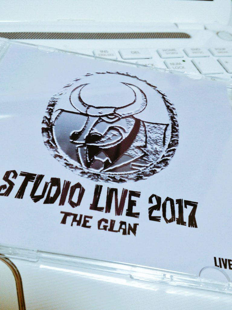 tama0913cherry's tweet photo. 友達からのプレゼント♡
佑介さんがベースで参加しているバンド『THE GRAN』のCD
最初からカッコいい!!
私のお気に入りは1曲目の
「Rainbow mama」
全曲違う色があり聴いていて楽しく素晴らしい!
#笠原佑介
#TheGRAN https://t.co/Ma5iSEFqHG