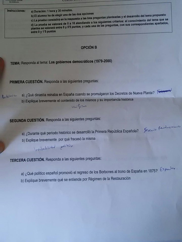 MariagPj's tweet photo. No os preocupéis que en Andalucía somos tontos y #selectividad2017 va a ser mucho más fácil.. Ya me gustaría a mí veros a algunos hacer esto https://t.co/SZzN0aD6Qo