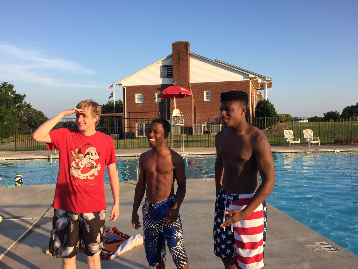 c_wilk_'s tweet photo. Best trio around idek why @cobybloomer  looking for competition cuz there ain't nun 😂🤙🏾 #CWilk #Cbloom #TBoat https://t.co/mZ1piXXNv2