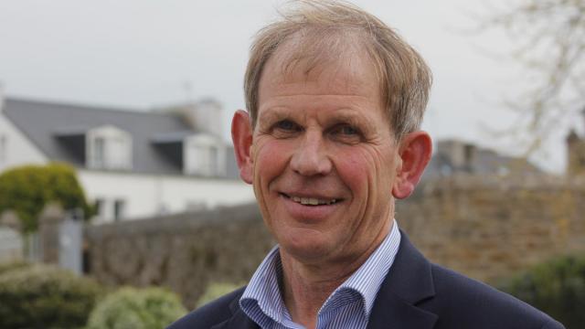 Jean-Luc Bleunven, homme de terrain et rassembleur, partisan de la décentralisation.  #circo2903 #bleunven2017
ouest-france.fr/bretagne/brest…