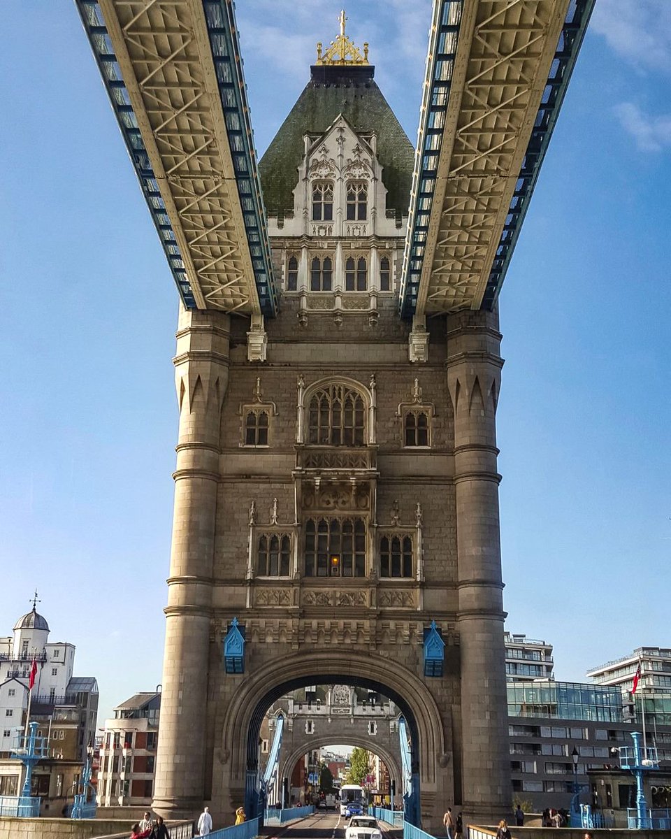 DodgingBorders's tweet photo. #TowerBridge #London: #GoNewPlaces, #TryNewThings, #DoNotBeAfraid. #MotivationalMonday #StudyAbroad #DodgingBorders https://t.co/vegVRl4r5X