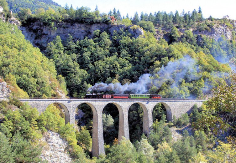 VisitCotedazur's tweet photo. #CotedazurCard Bénéfice n°24 : « Voyagez à travers le temps » avec le @TraindesPignes 😀🚂✌️+ d'infos ➡️https://t.co/dm0Q4ZWwmz https://t.co/LRAOxH0Hdl