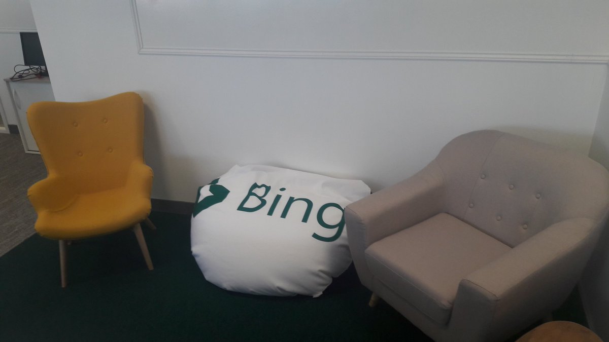 aurelie_h's tweet photo. Merci @BingAdsFR pour ce pouf qui s'intègre très bien dans nos bureaux!! 😊🖒 #BingGoodies #BingAds #DigitalMarketing #Companeo #GPTW https://t.co/crleFoJcVJ