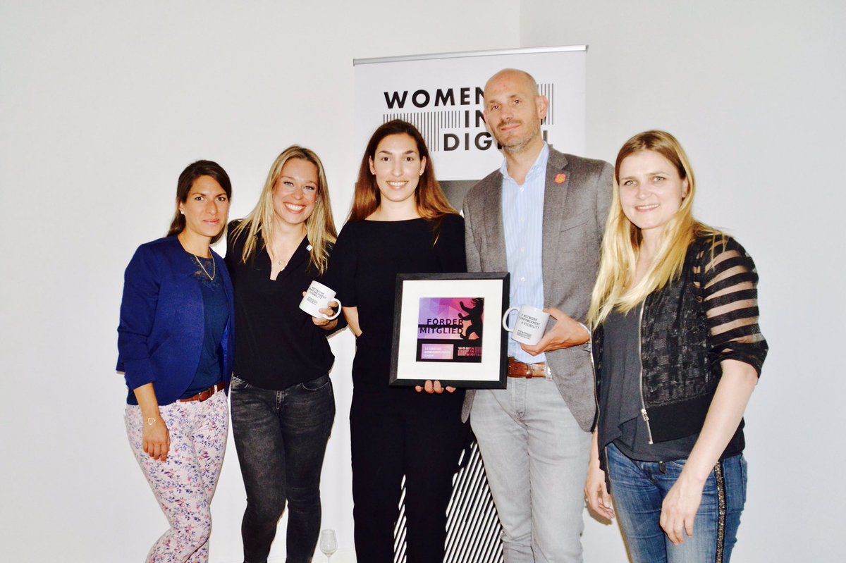 Was für ein toller <a href="/Women_Digital/">Women in Digital</a> Afterwork Last week mit <a href="/ising_jan/">Jan Ising</a> <a href="/LeonieKiene/">Leonie Kiene</a> <a href="/SonjaThonfeld/">Sonja Thonfeld</a> @AccentureDACH @constanze_wo - Danke 🙏🏼!!