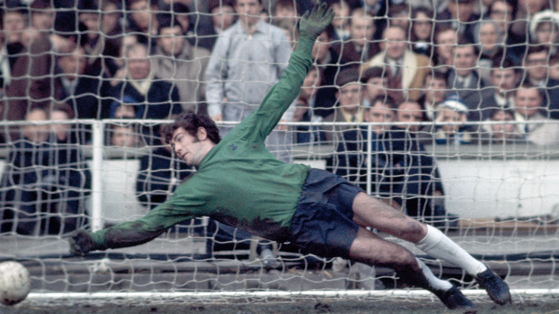  Happy birthday to the great Pat Jennings! 