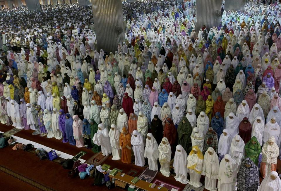 KenRoth's tweet image. Indonesia is known for its tolerant form of Muslim. Saudi Arabia is working to change that, promoting its Wahhabism. bit.ly/2sizPvc