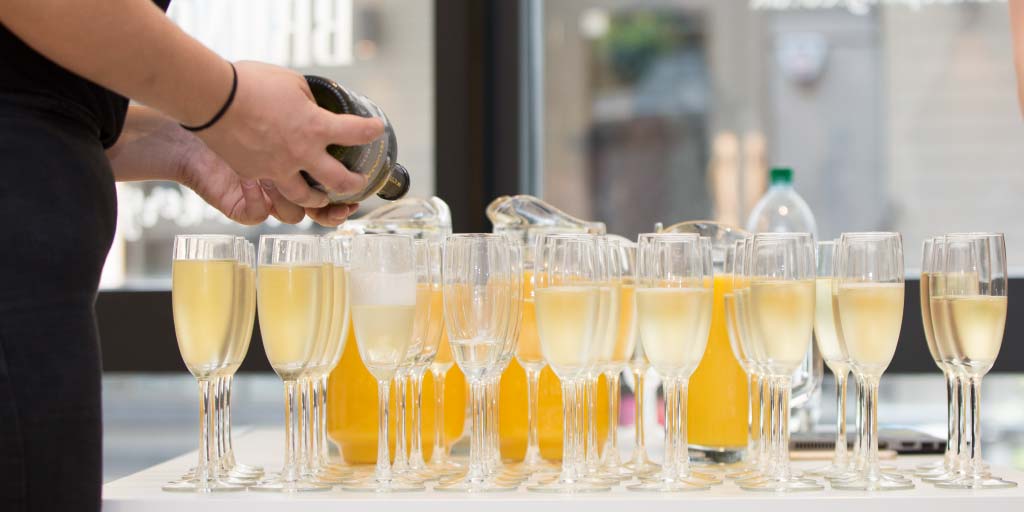 philvickerytv's tweet photo. Getting ready for the #BubblesandBrunch event @goodhousekeeping Institute @JML_Direct #copperstonepans #grillcircle
https://t.co/SRNkRuj7tF https://t.co/tKUnqRvqVp