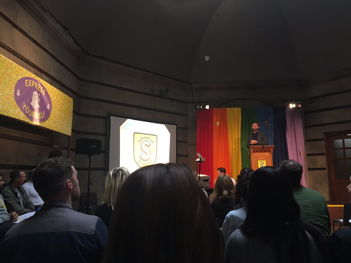 TMWSocial's tweet photo. Spending the day at the #SchoolofSnapchat. 🤓 https://t.co/J0H4ByqeHp