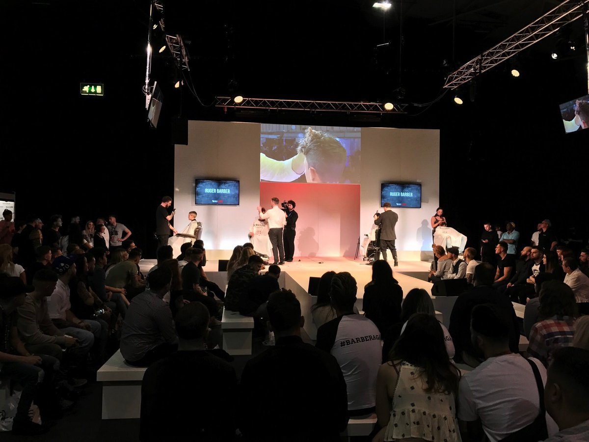 <a href="/Alan_Beak_Hair/">Alan_Beak/Hair✂✂</a> <a href="/Ruger_Barber/">RUGER.</a> from yesterday demonstrating on the #ModernBarberLIVE stage <a href="/BarberConnect/">Barber Connect</a>