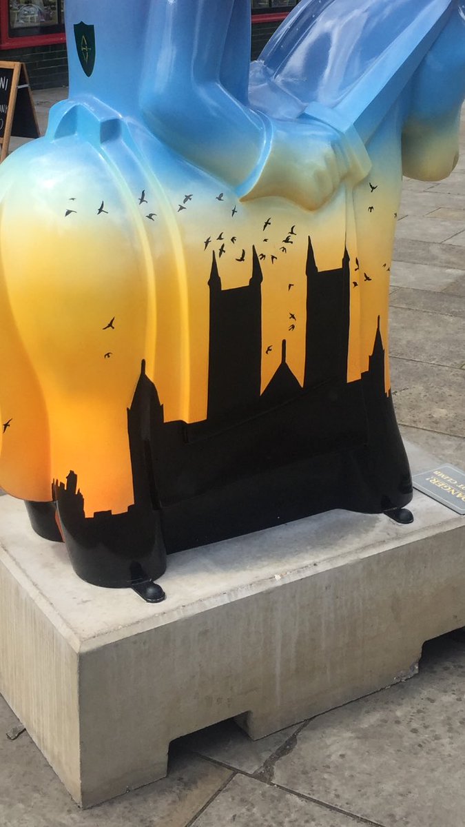 <a href="/KnightsTrail17/">Lincoln Knights</a> artworks are so clever Knight &amp; Day Knight - shows Lincolns landmarks in silhouette form against sunlight - fades to night