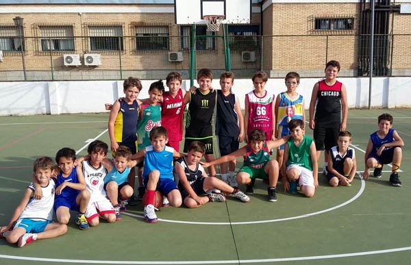 BaloncestoSev's tweet photo. 🏀 CANTERA | 'Operación Promesas': lunes 19 y miércoles 21 de junio próximos en Pino Montano

➡️ https://t.co/EdaVef1CCa

#BetisBaloncesto https://t.co/8BsI78KNtF