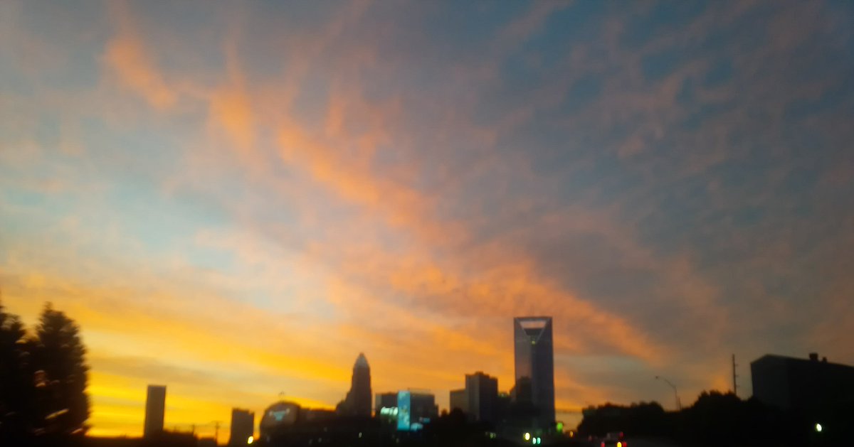 WilsonsWorld's tweet photo. Good morning Charlotte! Pretty good view on the way in today.. #CLT https://t.co/5COnxOls0j