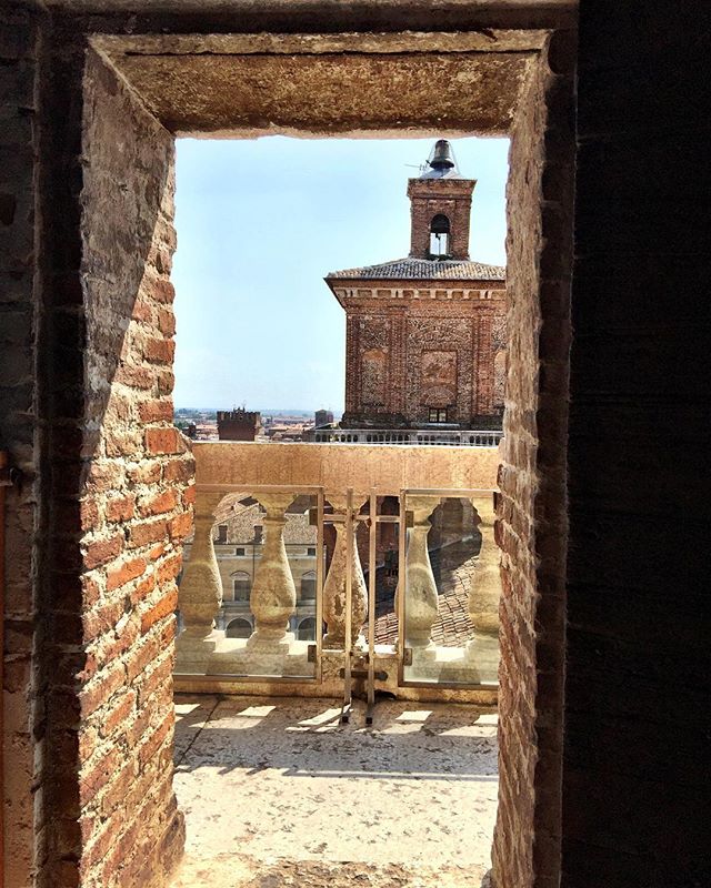 [LE VOSTRE FOTO] Ecco la vista mozzafiato che sorprende chi si affaccia dalla mia Torre dei Leoni! Grazie a <a href="/claudiamiglia/">claudia miglia</a> by <a href="/instagram/">Instagram</a>
