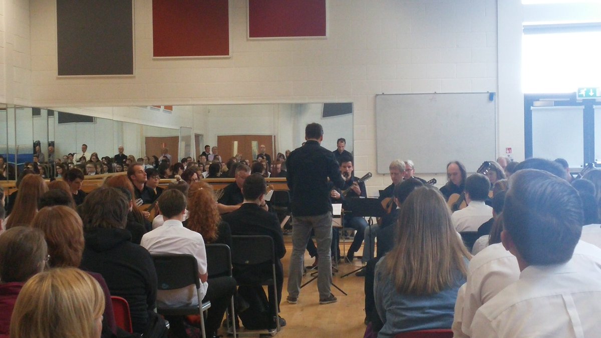 CglenMusicDrama's tweet photo. Fantastic turnout for our German mandolin and guitar orchestra this morning! #performanceappreciation #mandolin #guitar #music πΌπΈπ΅πΆ https://t.co/L0rZ3Az8JT