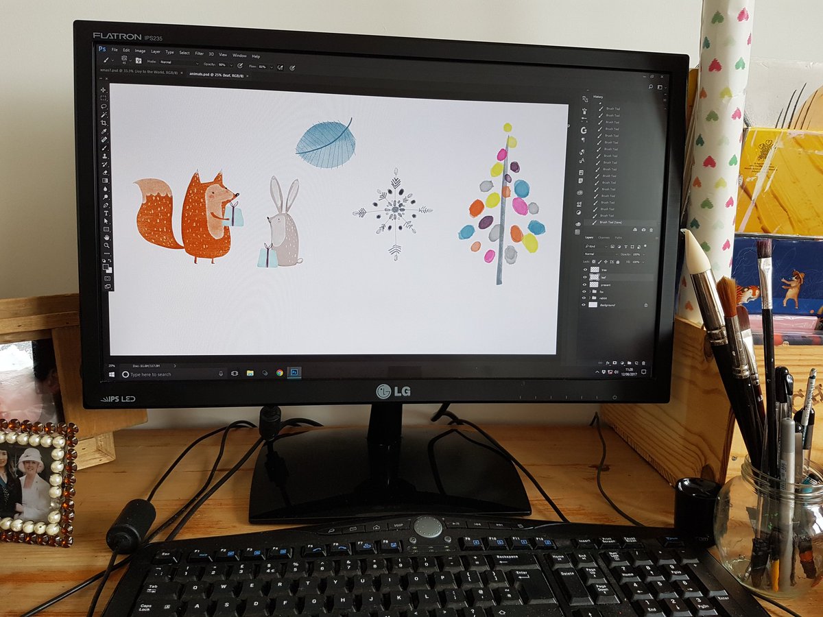 JenniePoh's tweet photo. Christmas time in my studio today! #xmasdesign #xmasliscensing #illustratorsstudio #woodlandanimals https://t.co/XO7lhw0B5r