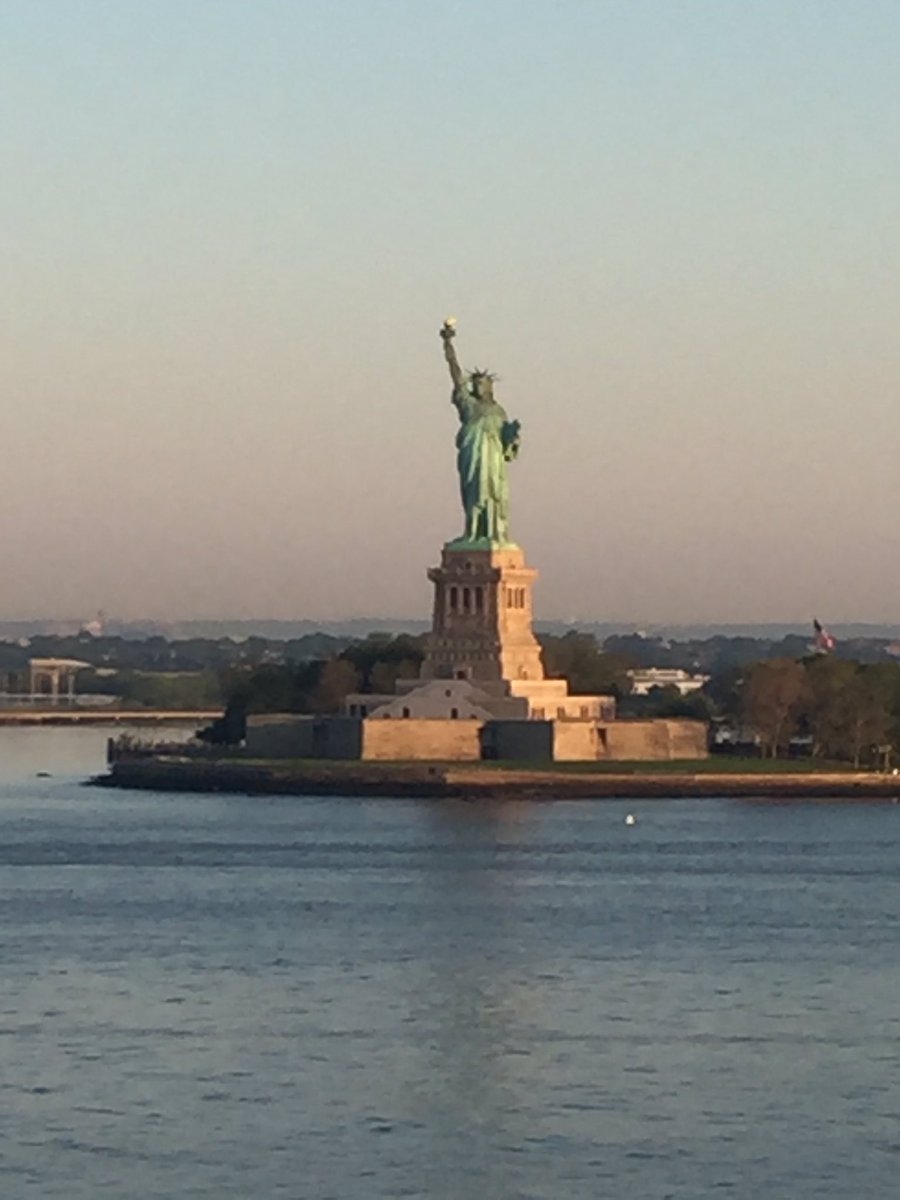 sbrooksfla's tweet photo. First stop:  NYC https://t.co/xRgN2HoqZ1