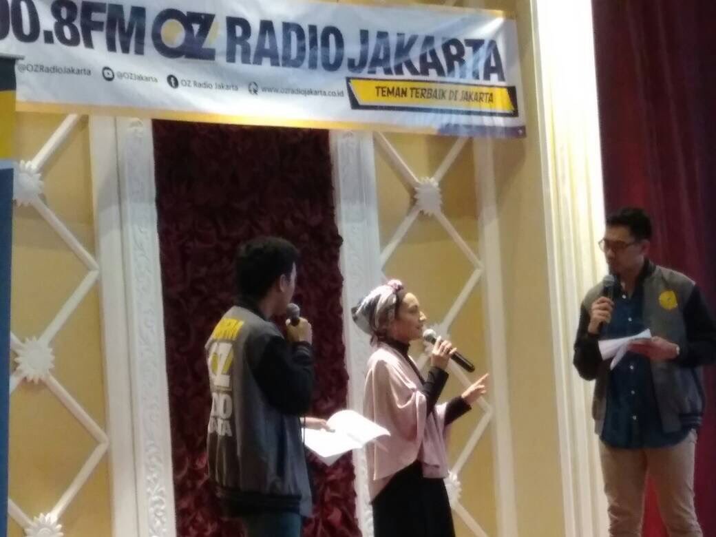 umusicindonesia's tweet photo. Yuk merapat! @Siska_Salman di @OZRadioJakarta Berbagi Kasih. Live di Istana Nelayan Tangerang https://t.co/3qbEsOpAFv