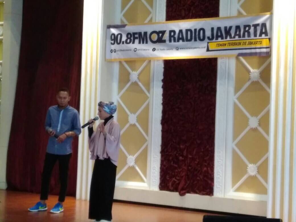 umusicindonesia's tweet photo. Yuk merapat! @Siska_Salman di @OZRadioJakarta Berbagi Kasih. Live di Istana Nelayan Tangerang https://t.co/3qbEsOpAFv