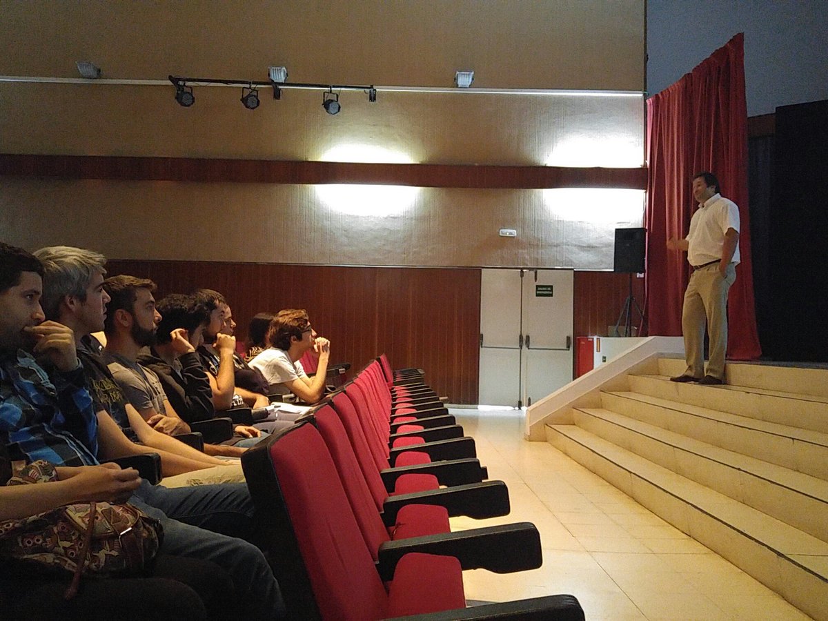 josejpestano's tweet photo. Charla de ATOS #DavidGlez en @cifpcesarm Presentando Becas Talent Intership al alumnado #FPInformatica #Objetivo:empleabilidad @EducacionCan https://t.co/q4haH5k9BL