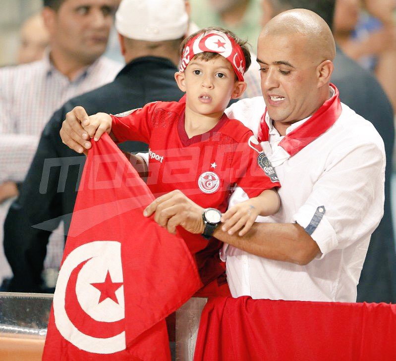 Ahmedlancien's tweet photo. #TUNEGY🇹🇳🇪🇬 (1-0) : Le public tunisien de tout âge et tout horizons hier. https://t.co/UYih5WzPBh