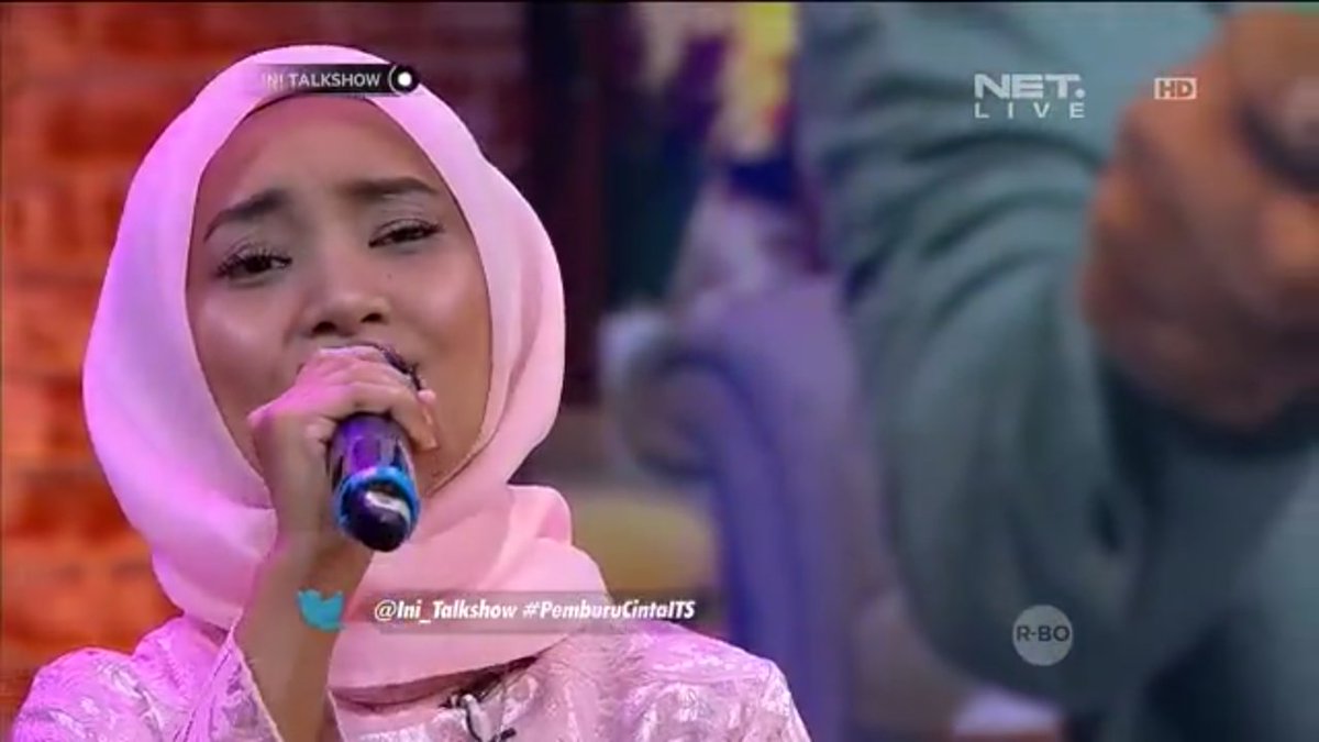 Hermawan_DN's tweet photo. @FatinSL "Ketika Tangan Dan Kaki Berkata" di @Ini_Talkshow  live dari @netmediatama 

#IniTalkshowFatin_NET #DafBama2017_FatinShidqia https://t.co/1SXtNCWmkh