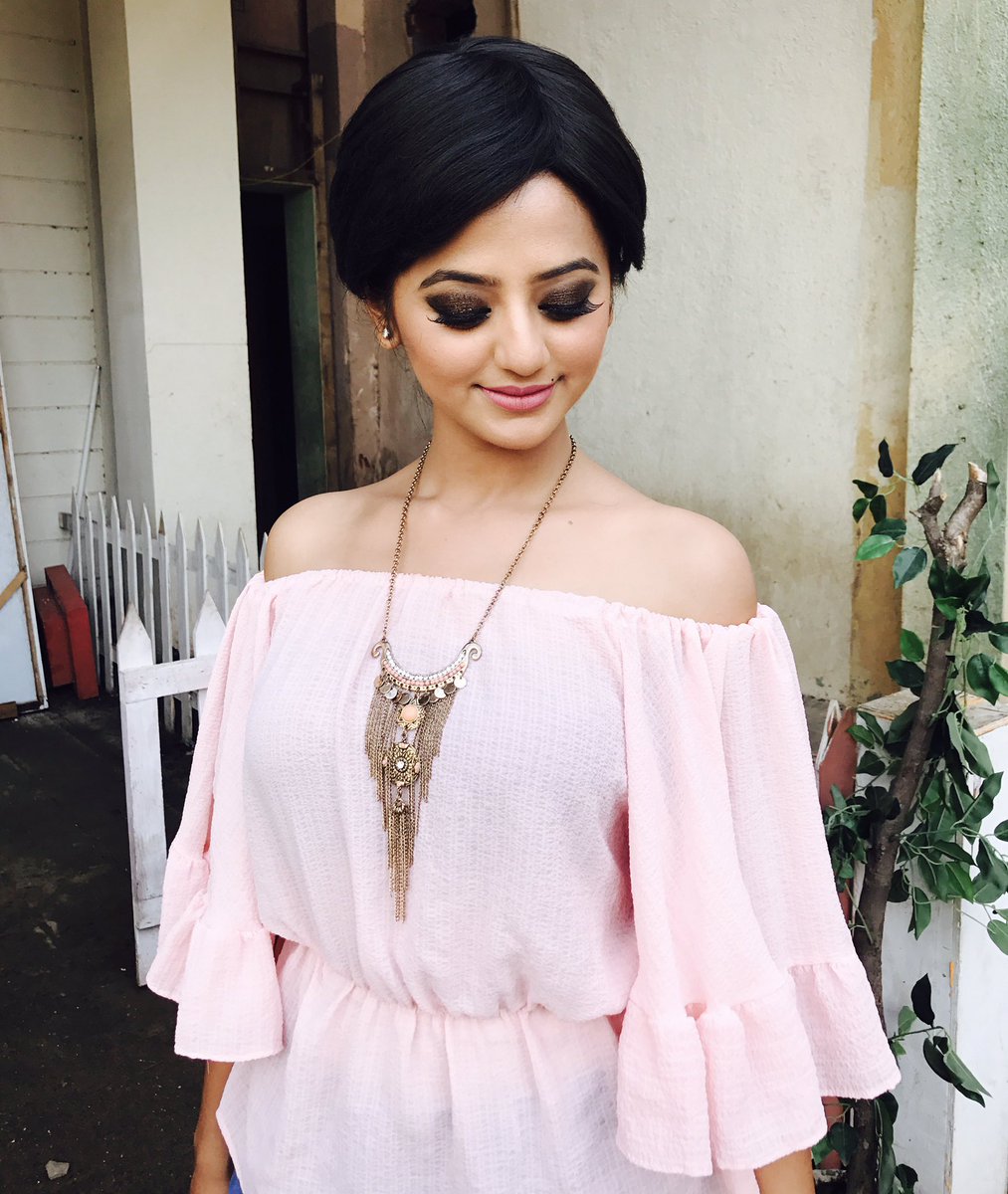 HELLY on Twitter: "Revealing the look 👀 😬💃🏻… "