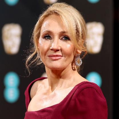 The world's 100 highest-paid celebrities in 2017:
1. Diddy
2. Beyoncé
3. J.K. Rowling
on.forbes.com/60118lhMP #Celeb100